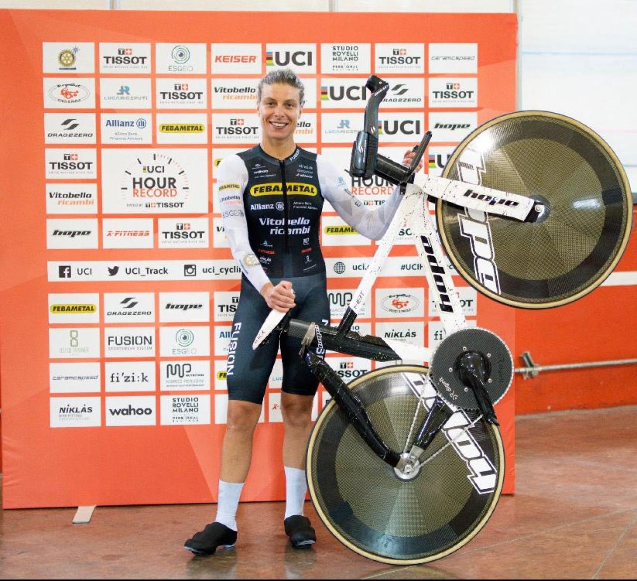 uci hour record 0032