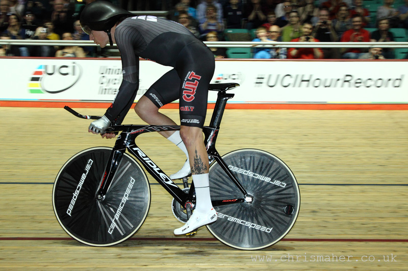 uci hour record 0045