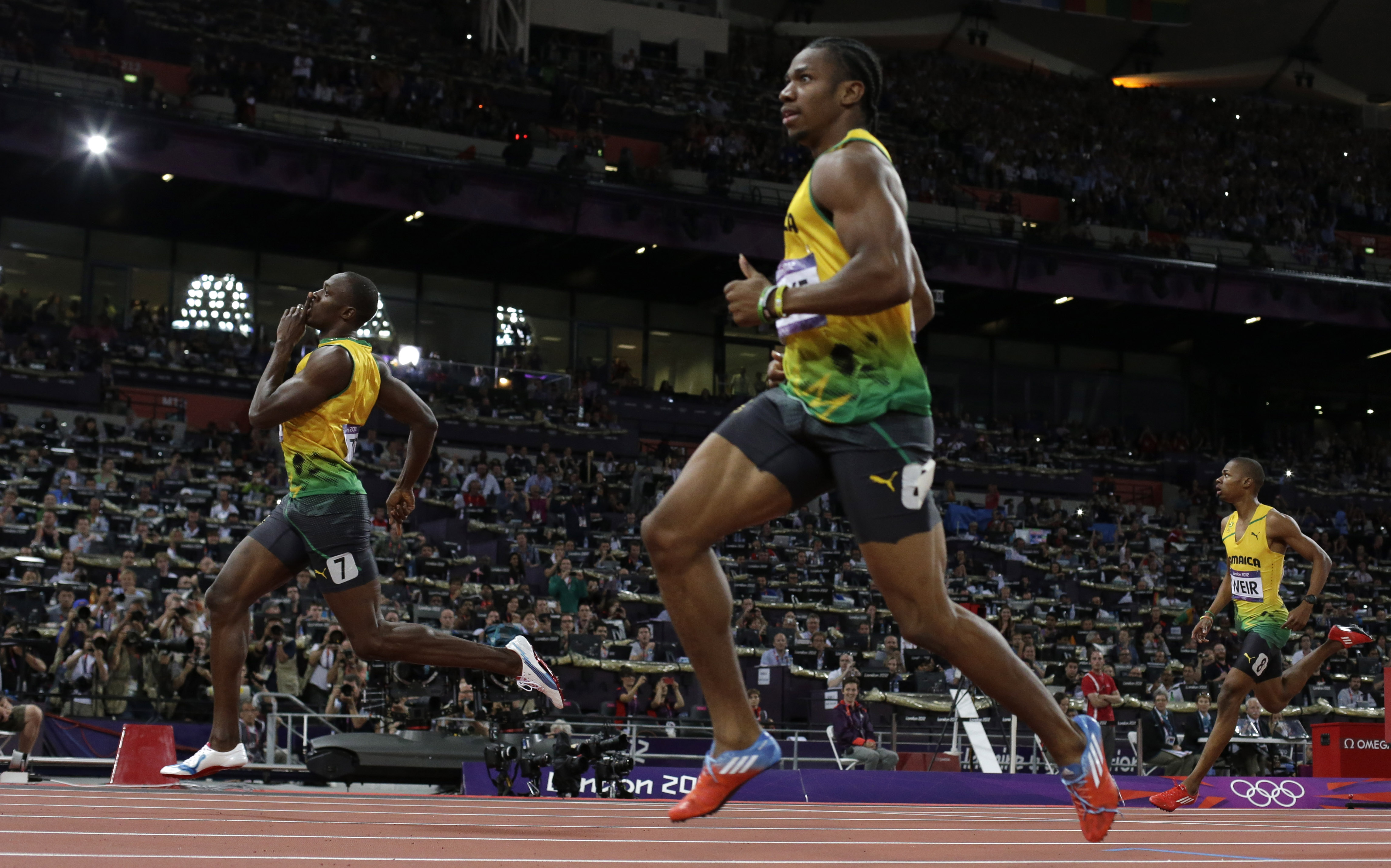 usain bolt finish line 0034