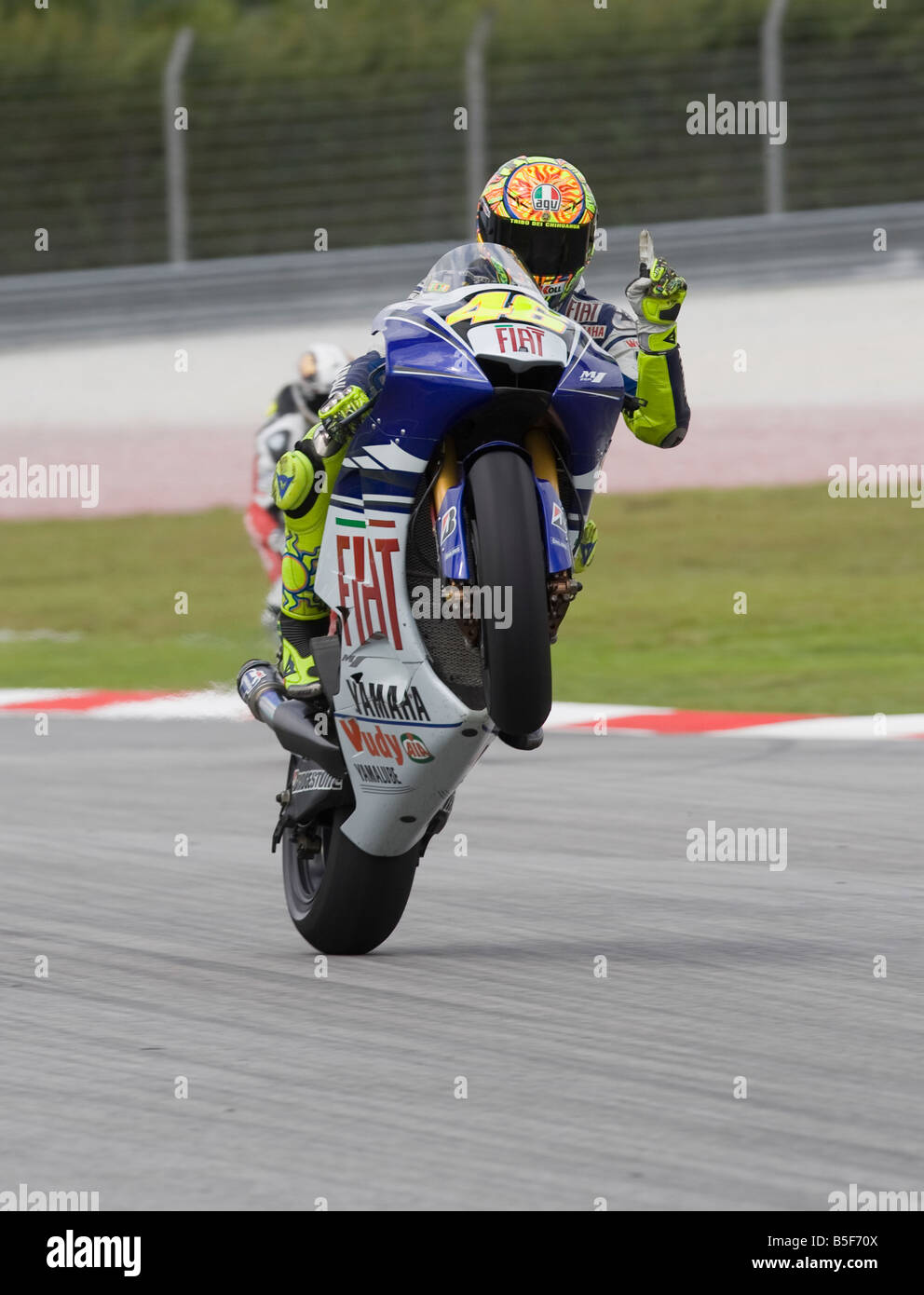 valentino rossi riding techniques