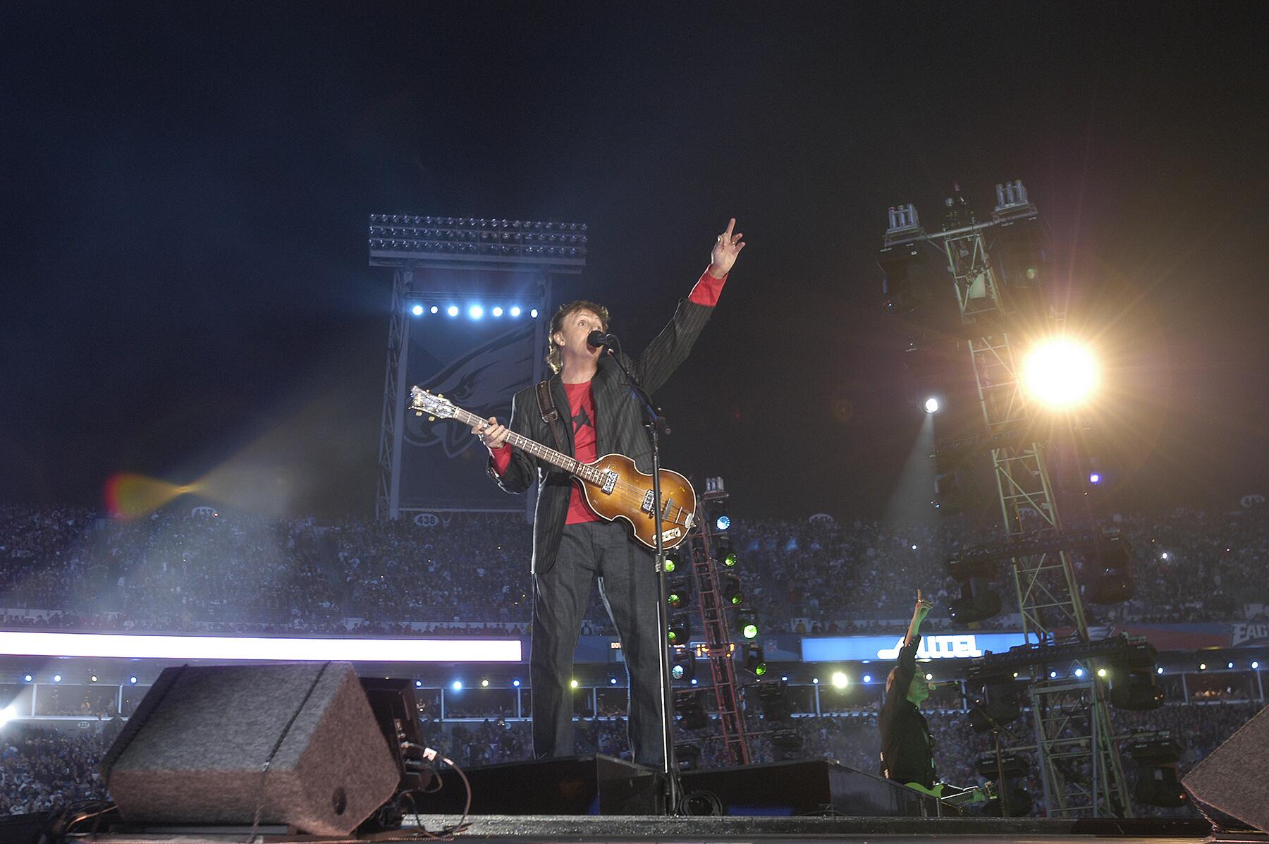 was paul mccartney at the super bowl 0011