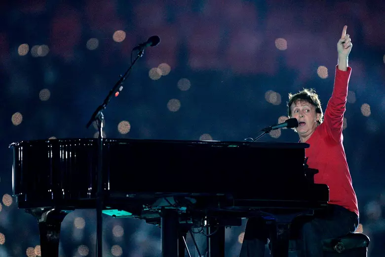 was paul mccartney at the super bowl 0029