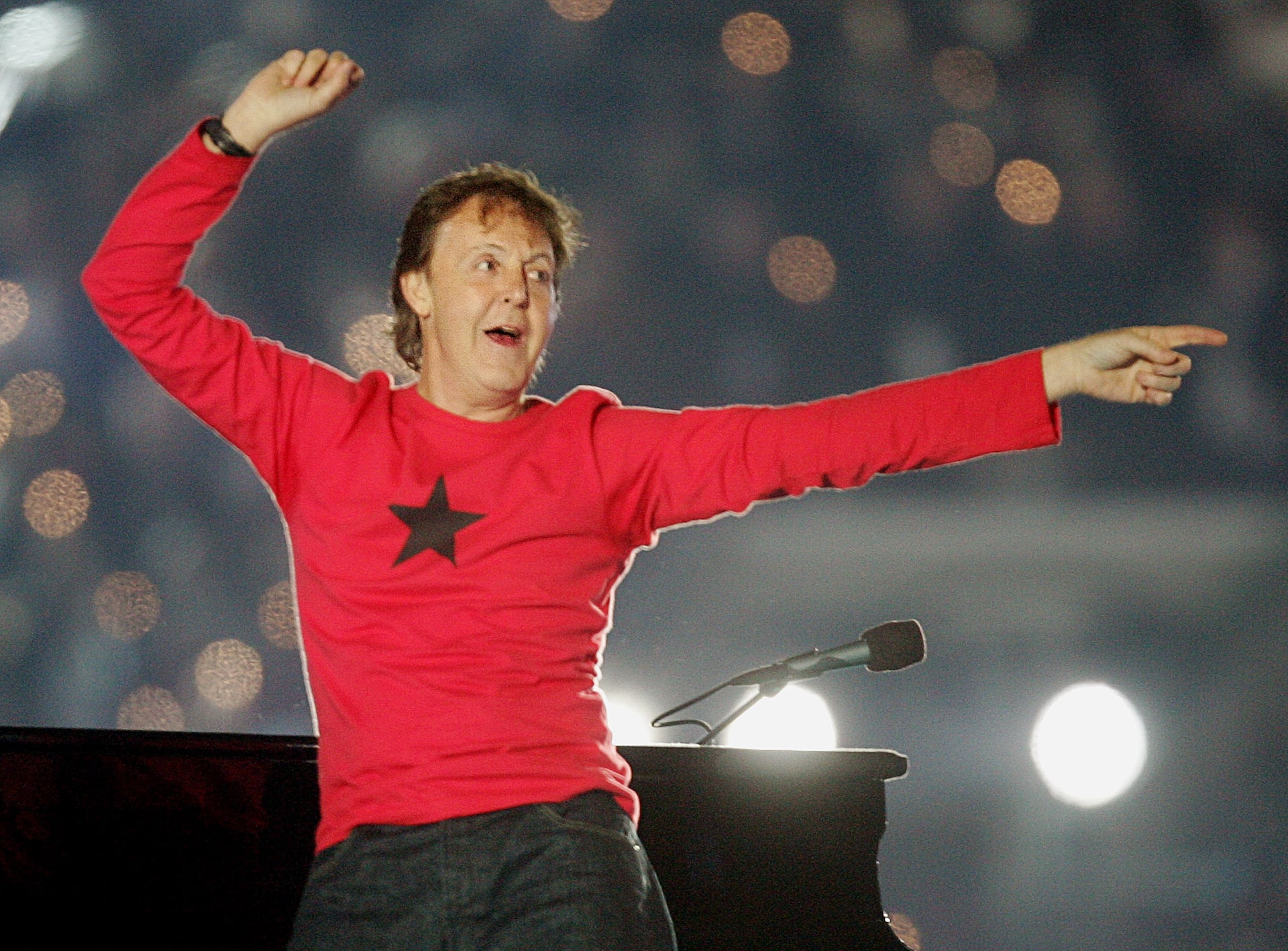 was paul mccartney at the super bowl 0038