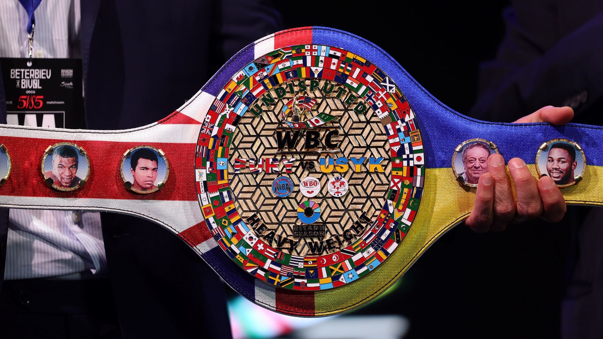what belts does usyk have 0013