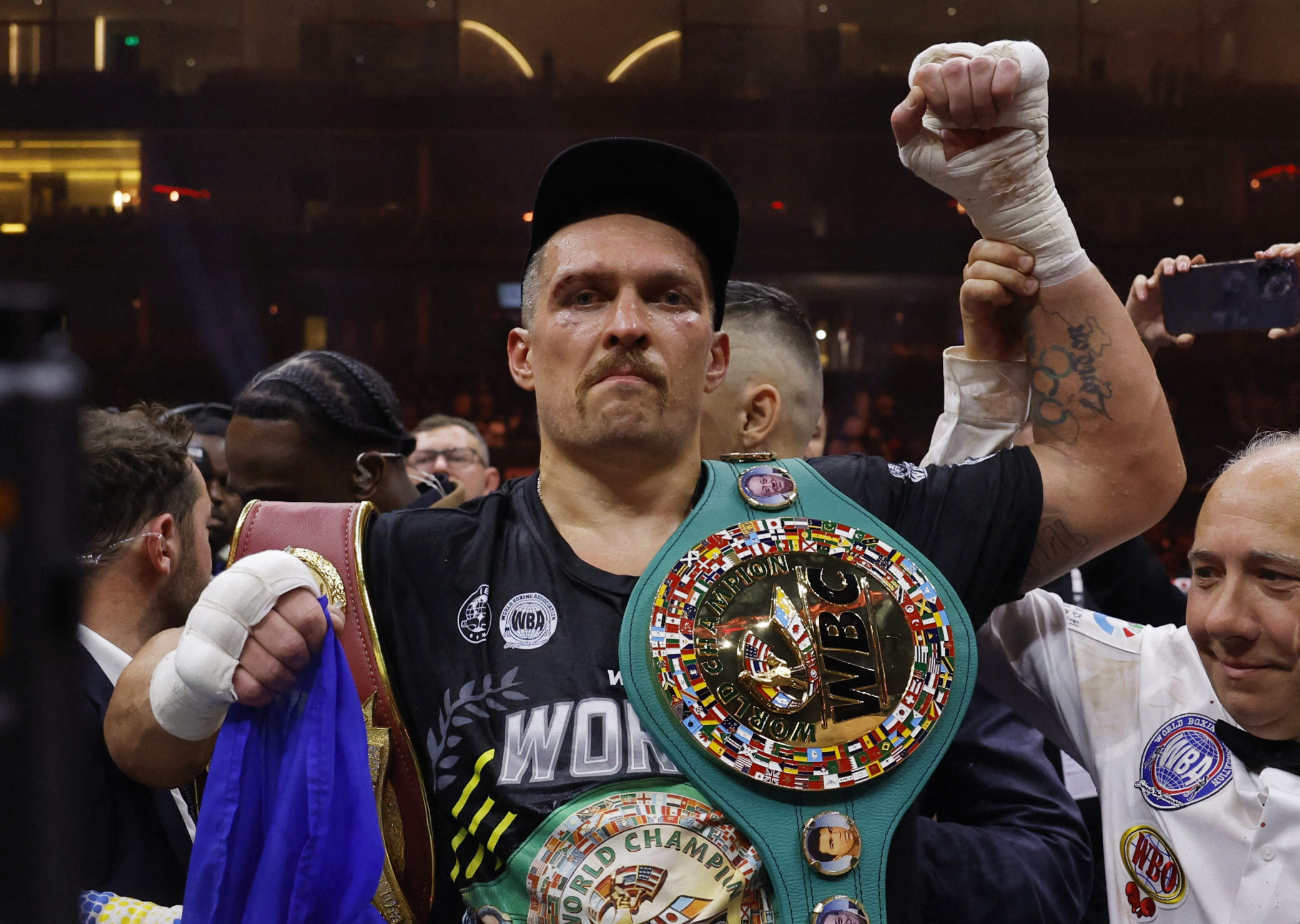 what belts does usyk have 0014