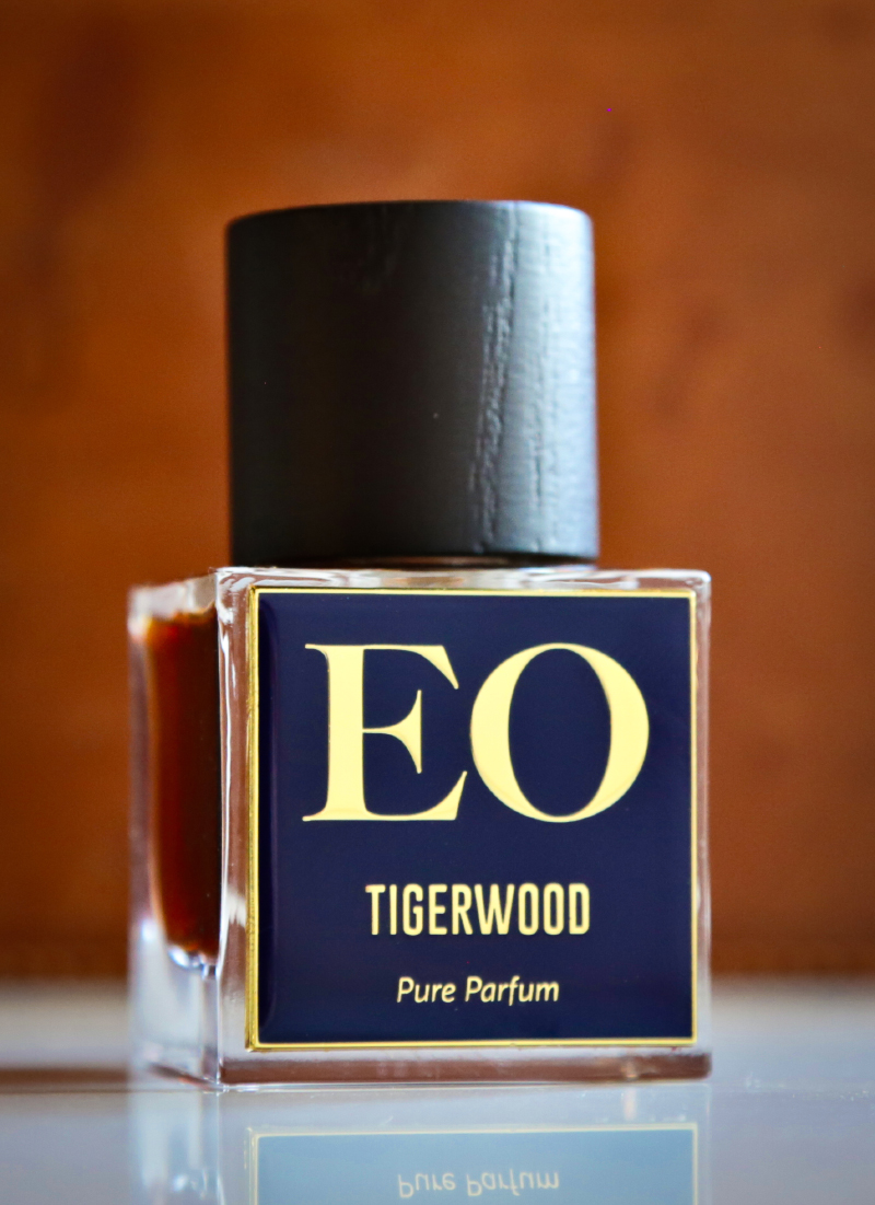 what does tiger wood look like 0039