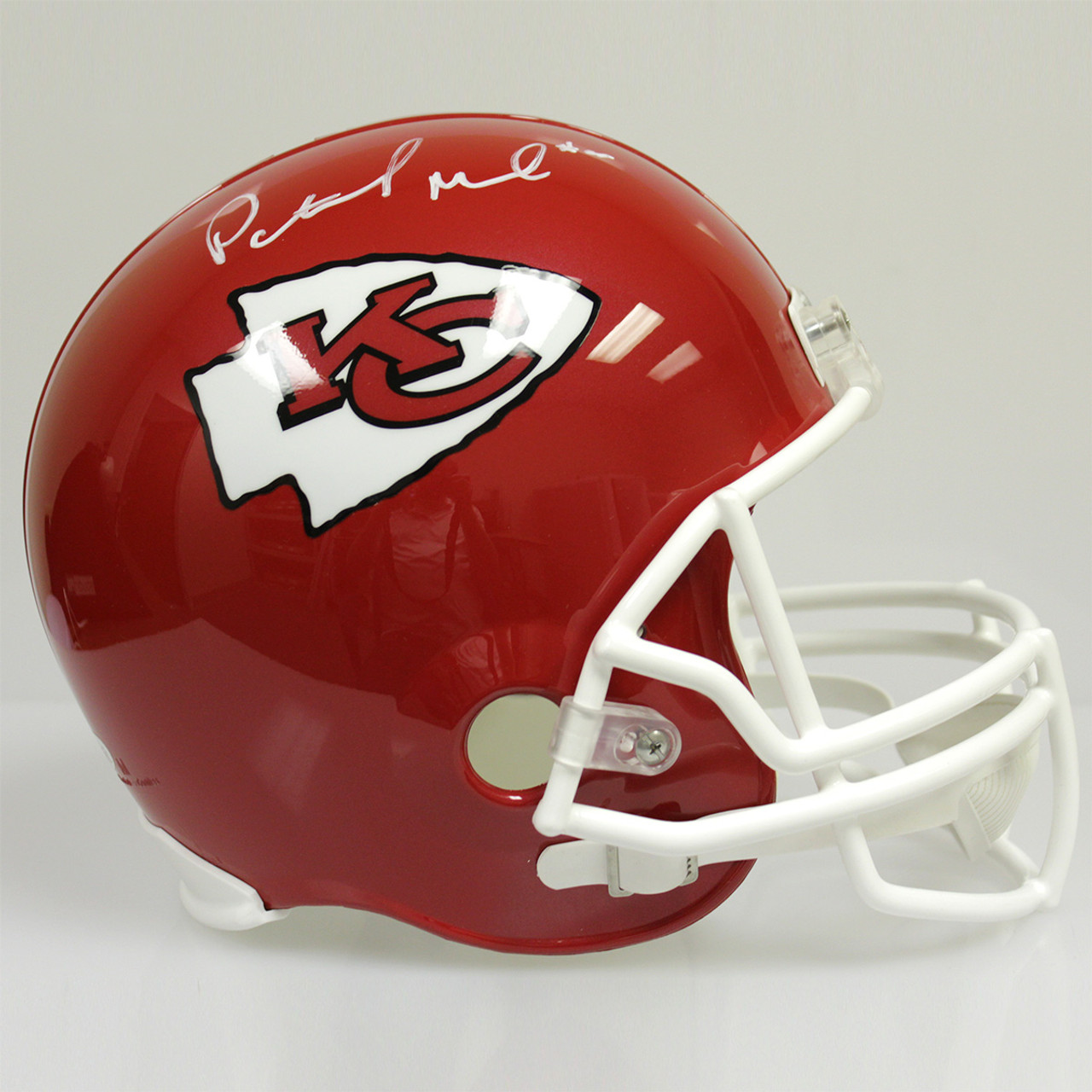 what is the sticker on the back of patrick mahomes helmet 0038