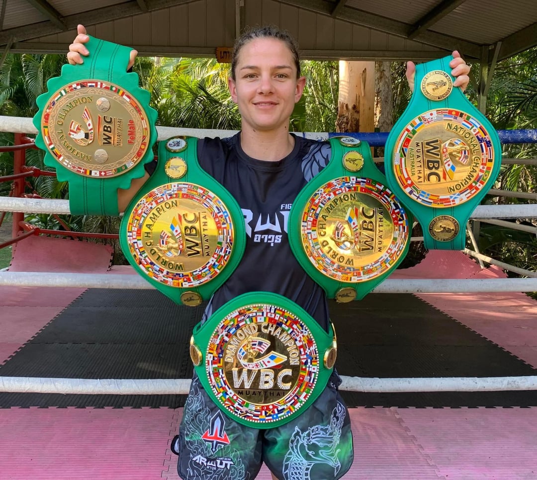 whose pictures are on the wbc belt 0015