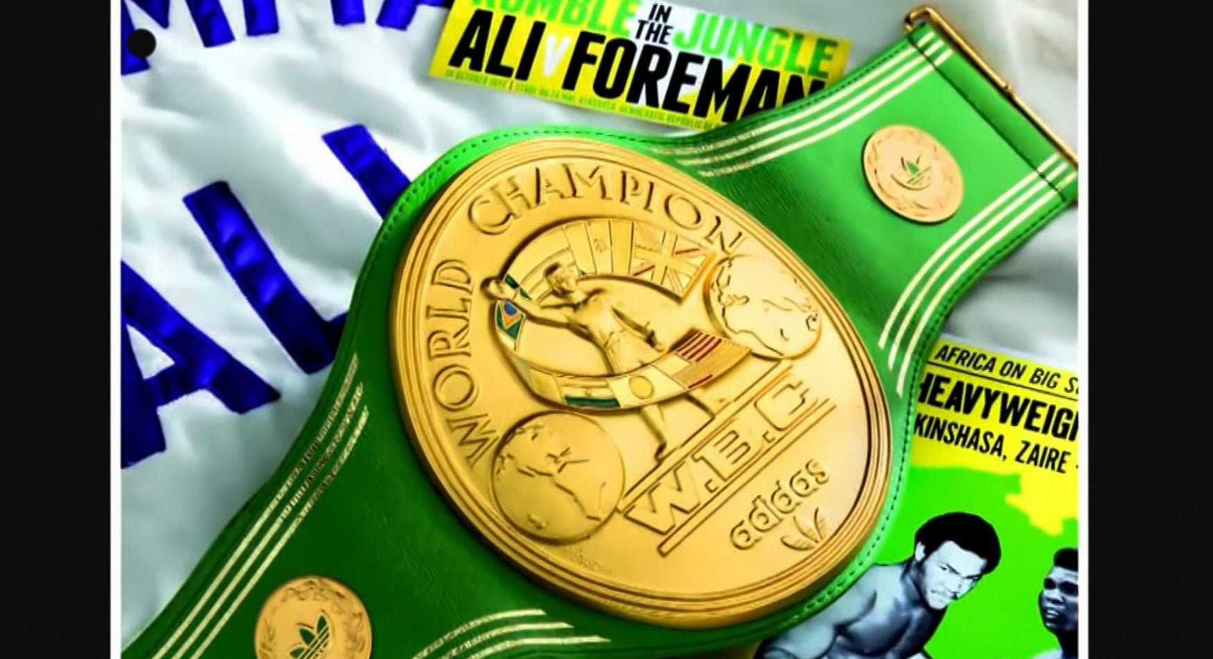 whose pictures are on the wbc belt 0017