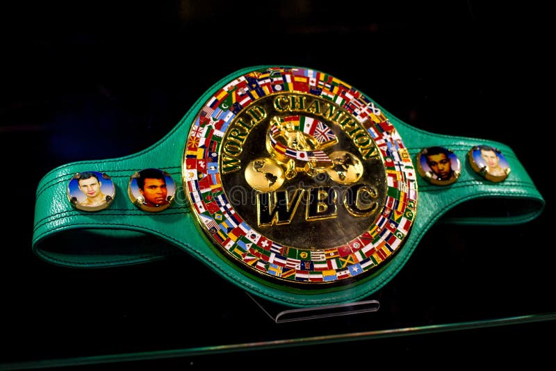 whose pictures are on the wbc belt 0033