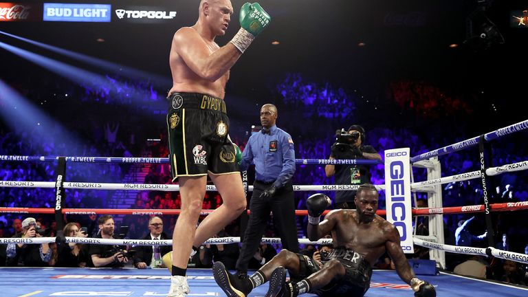 wilder knocks down fury 0012