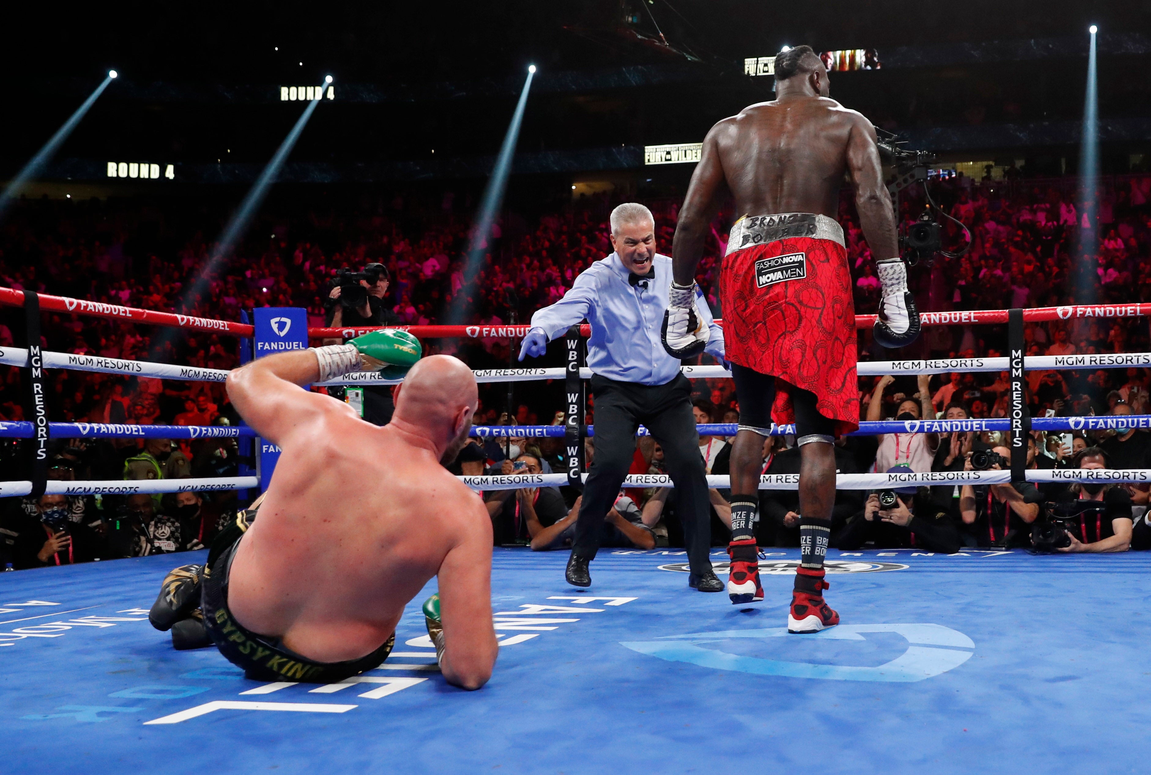 wilder knocks down fury 0016