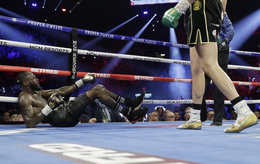 wilder knocks down fury 0022