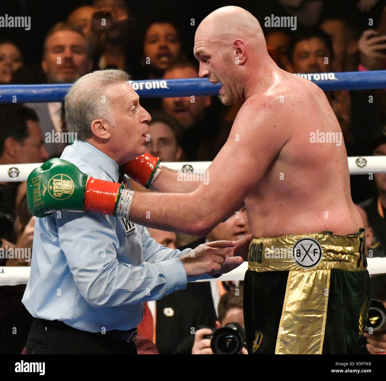 wilder knocks down fury 0029