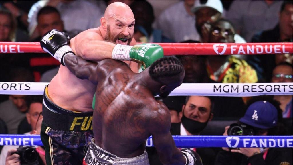 wilder knocks down fury 0033