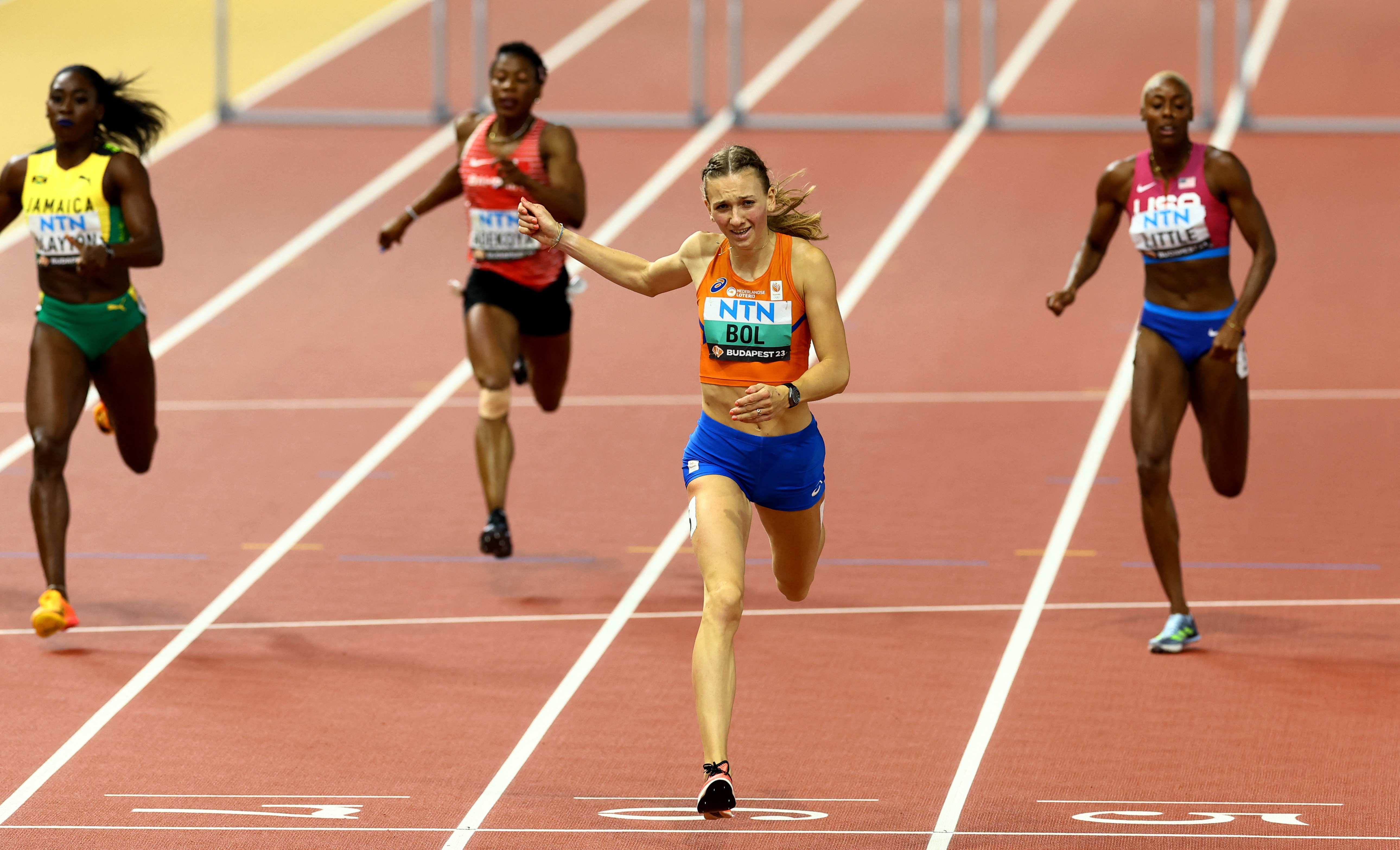 women's 400m 2023 0012