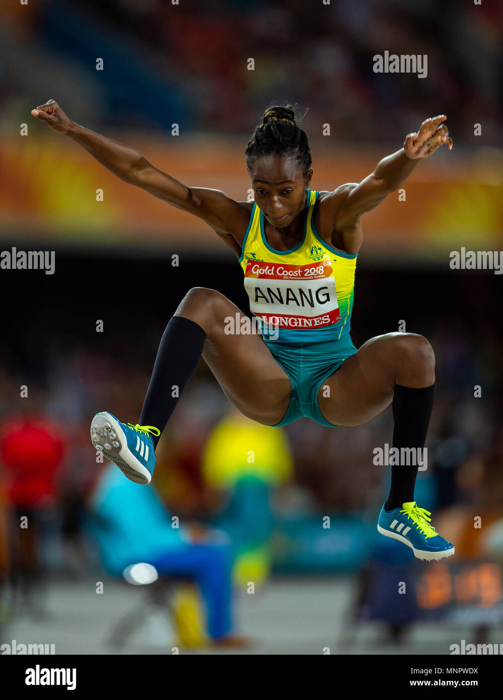 women's long jump landing 0012
