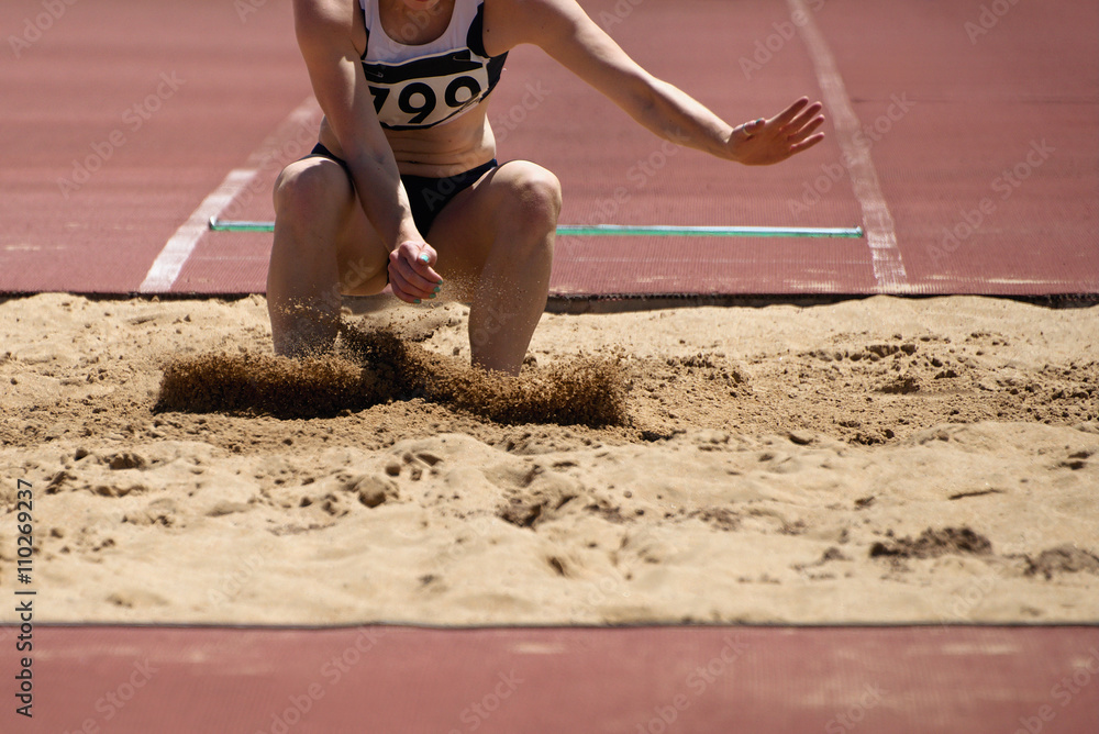 women's long jump landing 0017