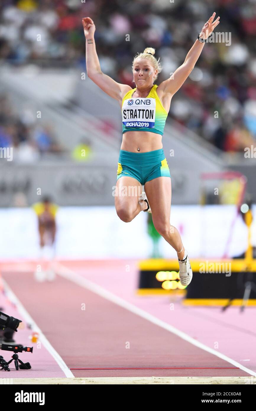 women's long jump landing 0020