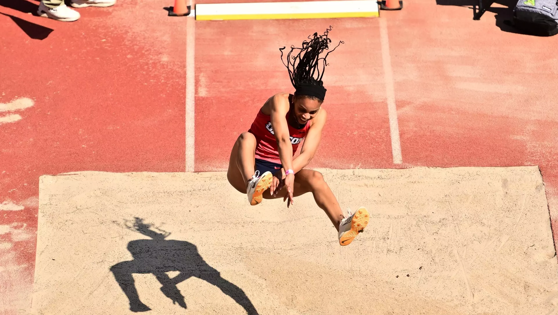 women's long jump landing 0041