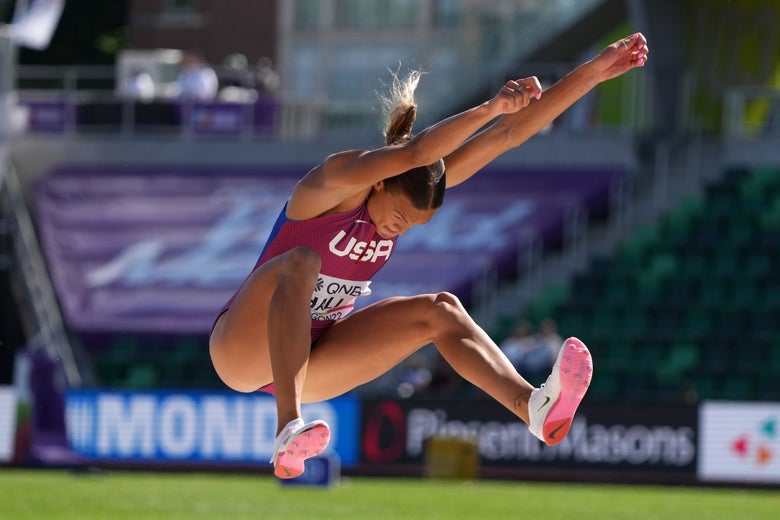 women's long jump landing 0049
