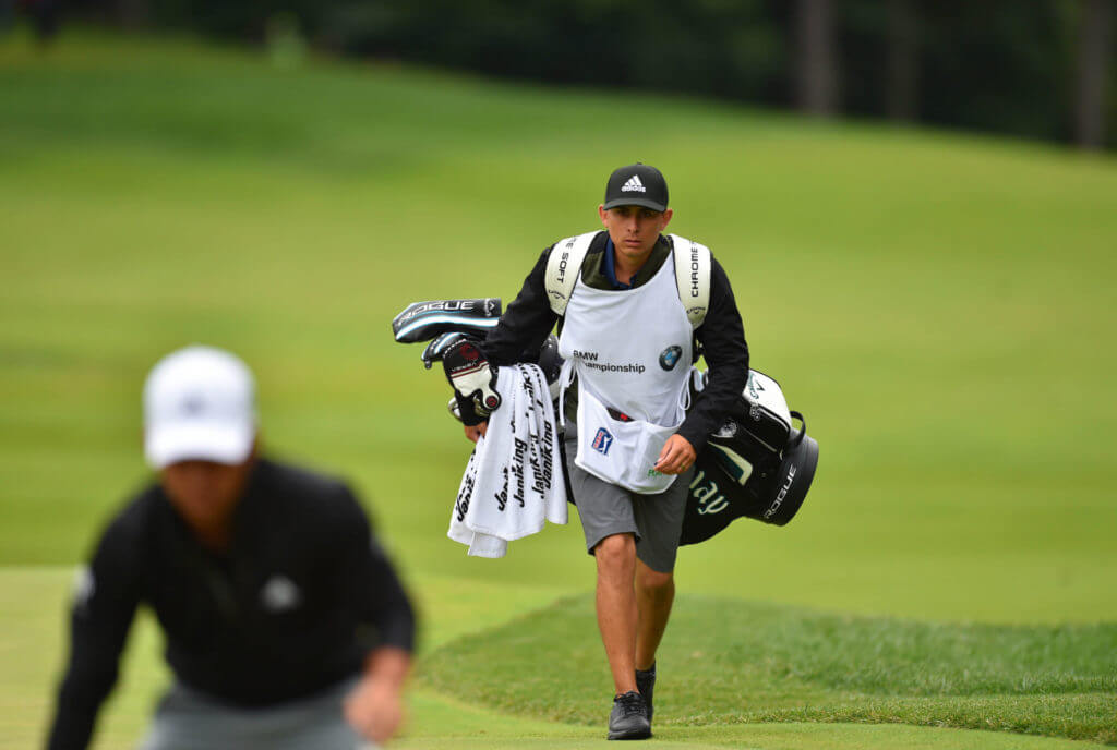 xander schauffele caddy