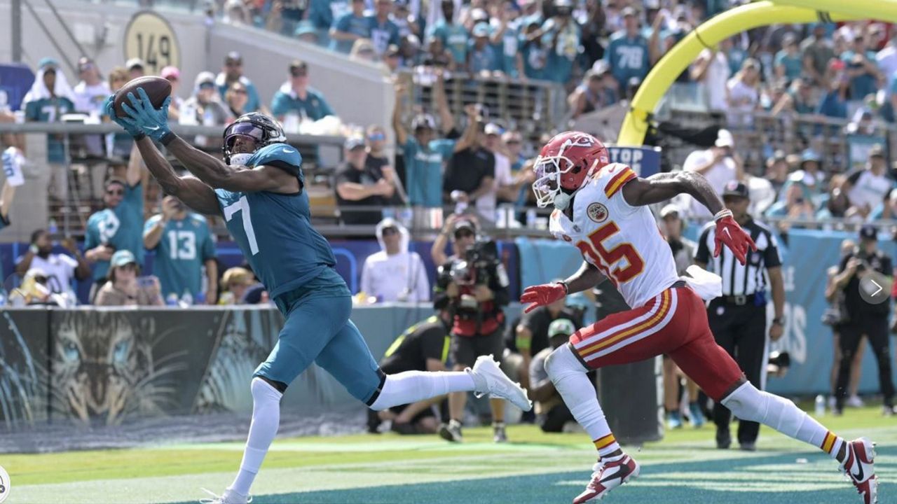 zay jones touchdown 0036