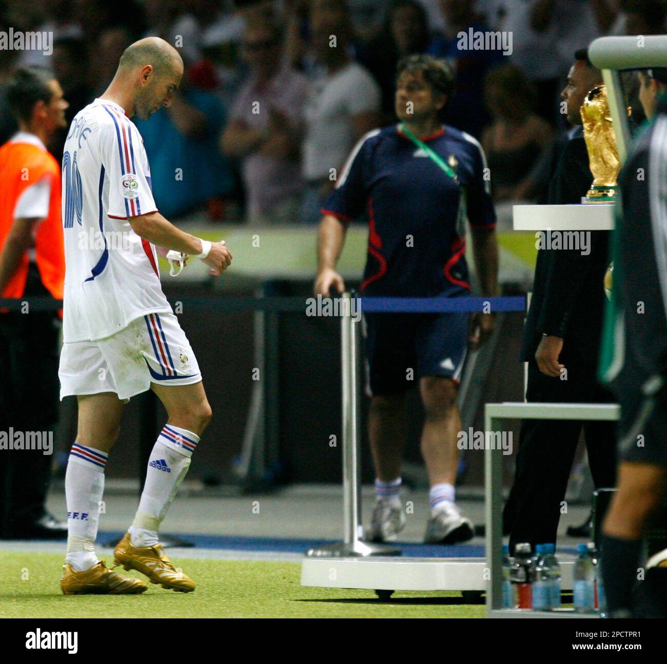 zidane red card 0099