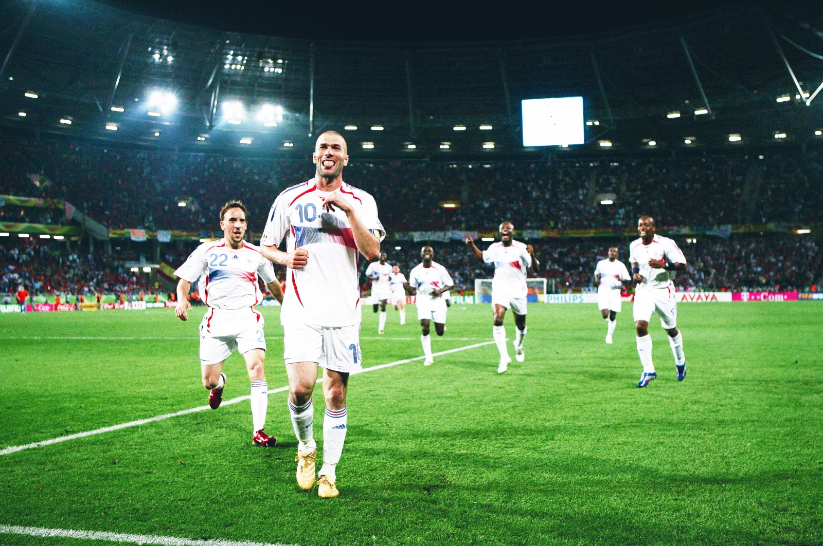 zidane walking past the world cup 0022