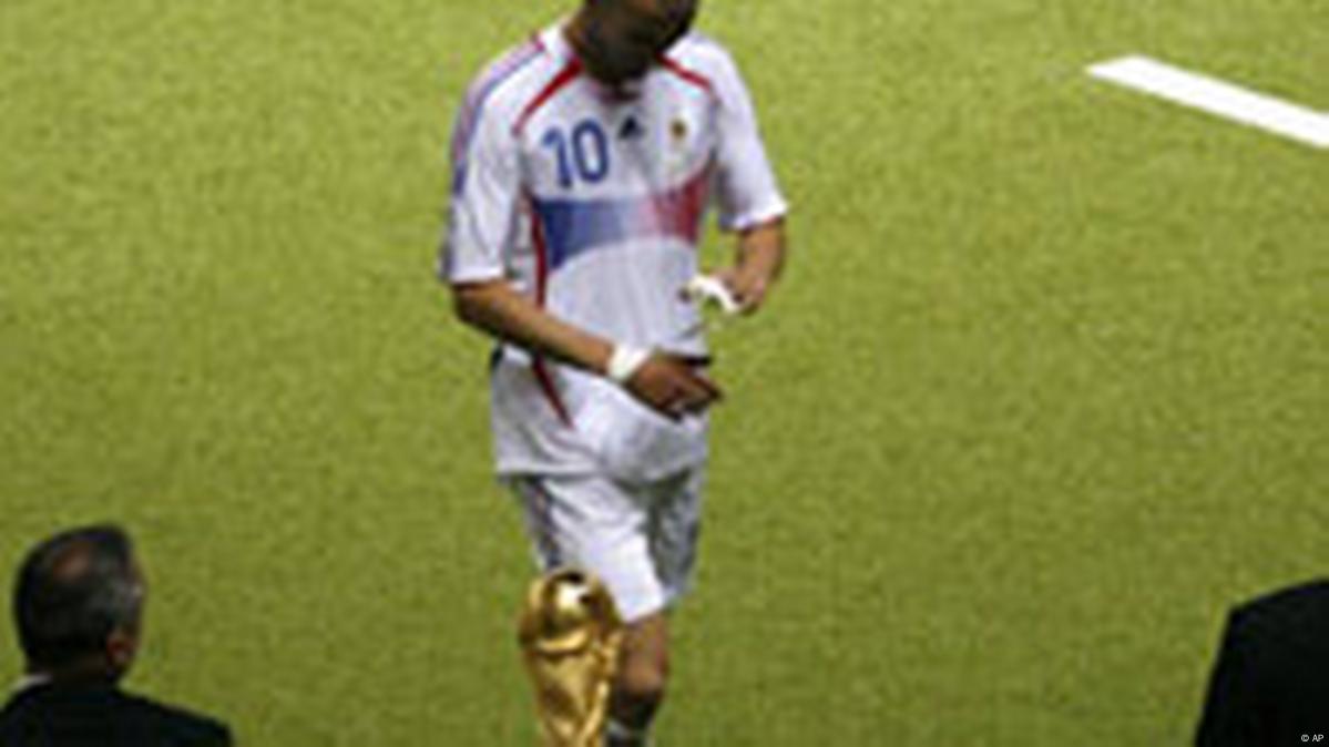 zidane walking past the world cup 0024