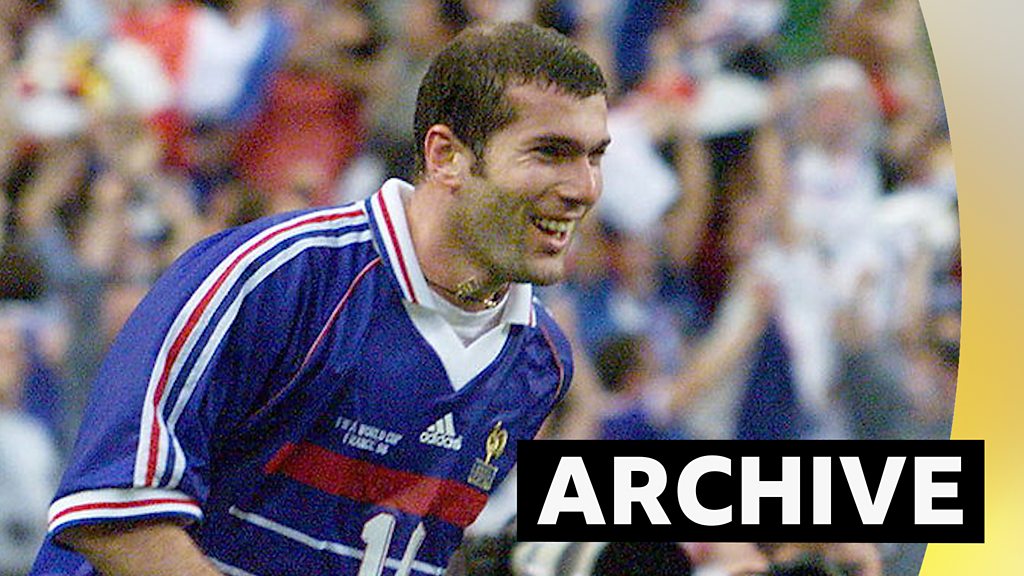 zidane walking past the world cup 0055