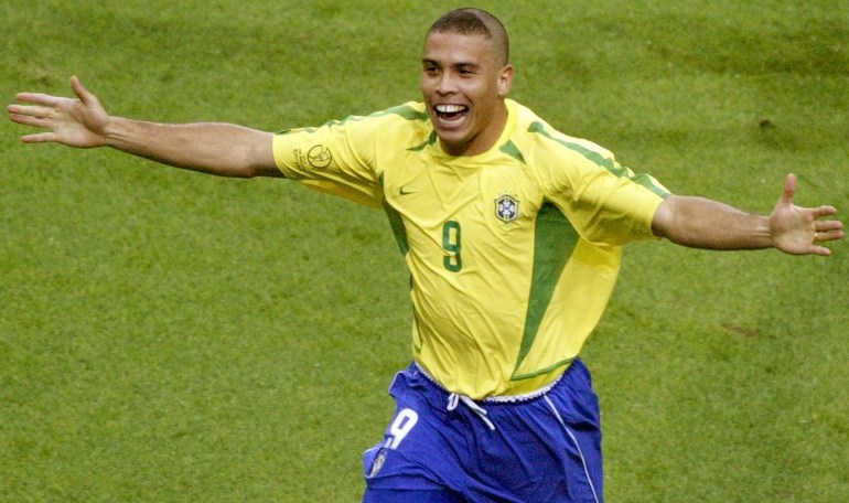 zidane walking past the world cup 0080