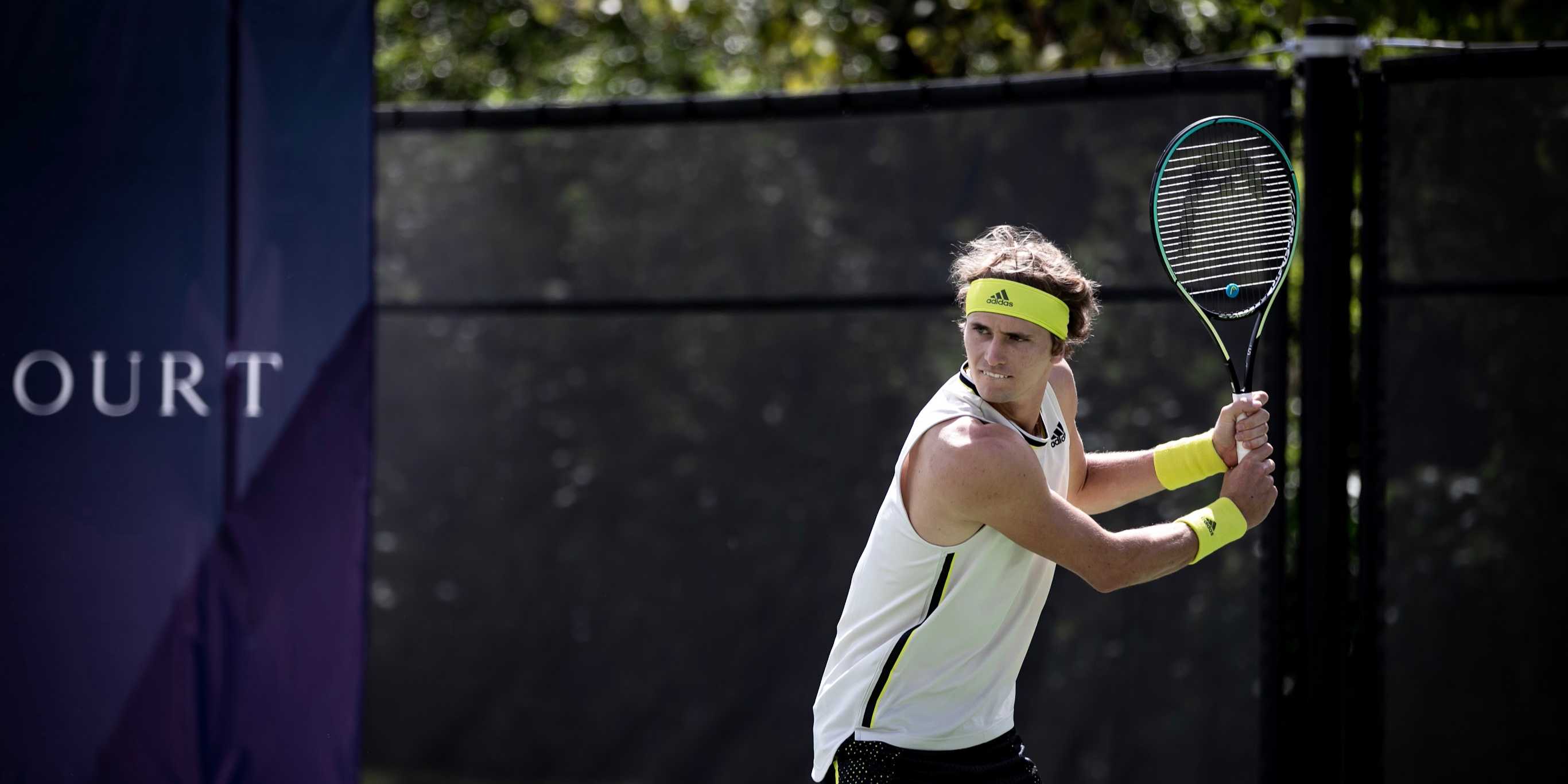 Zverev backhand technique