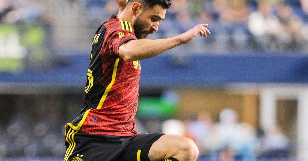 alex roldan salary