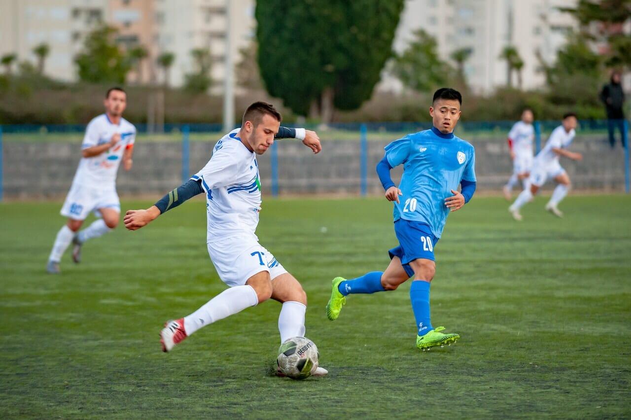 9 Soccer Moves and Tricks to Outplay Defenders