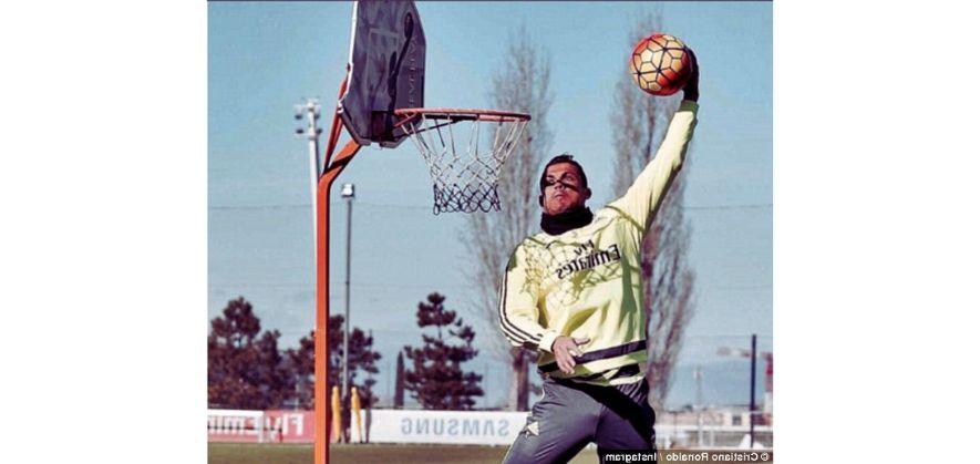 Ronaldo’s Slam Dunk: A Display of Athleticism