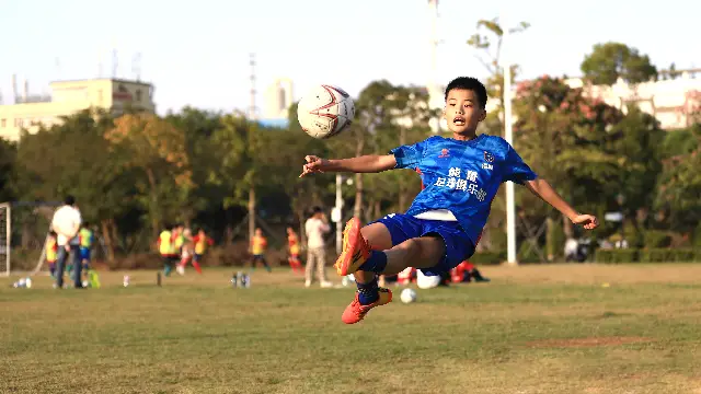 Young Football Enthusiast Sets New Guinness World Record