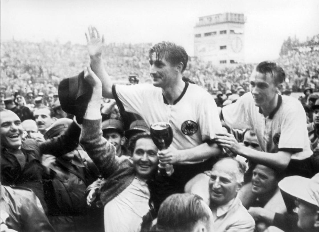 Enthusiastic supporters carried Fritz Walter