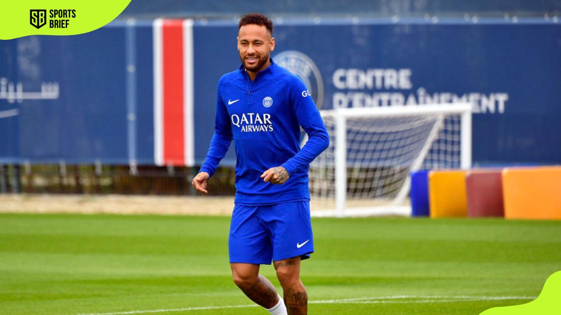 Does Neymar speak English?
