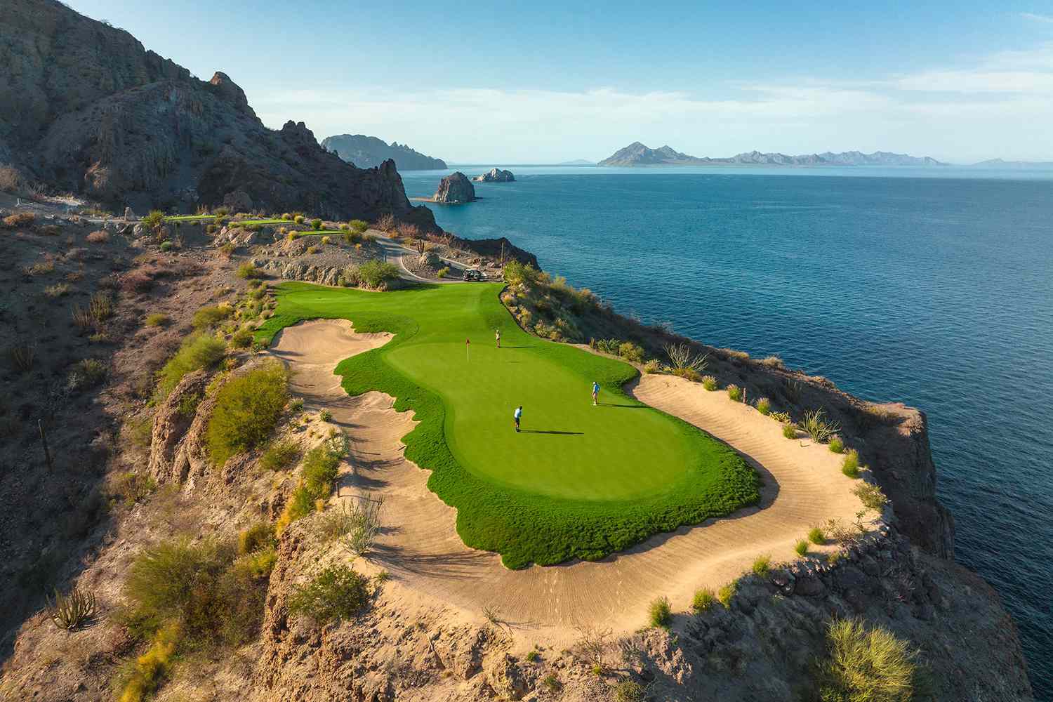 Resilient moments captured in the best golf course photos ever