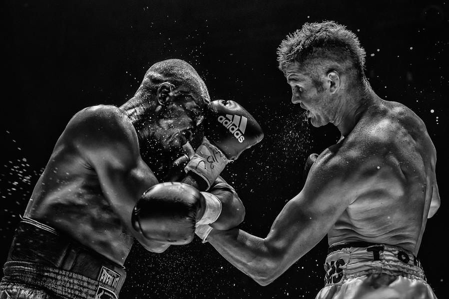 **discover the art of boxing photography and capture fierce moments**