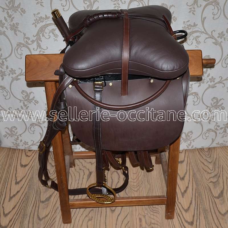 Discover the unique craftsmanship of the cossack saddle today