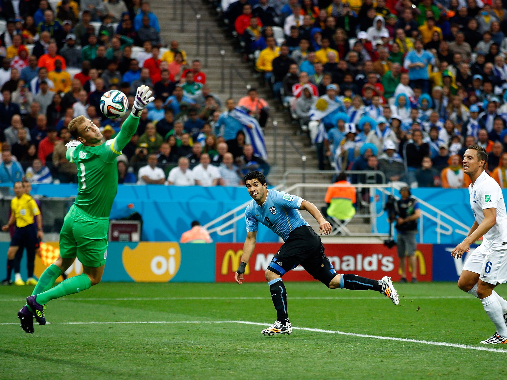 Electrifying england vs uruguay clash ignites football fan rivalry