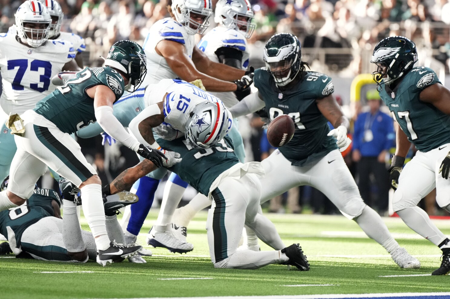 Competitive analysis of ezekiel elliott’s performance vs eagles