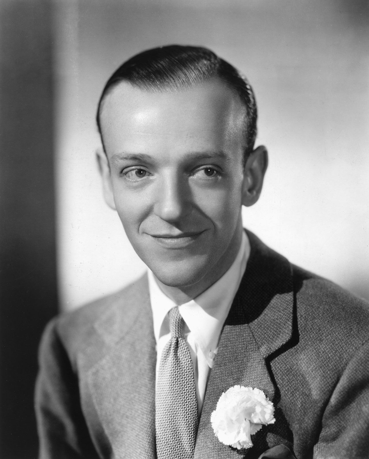 Record-breaking fred astaire images capturing his iconic dance legacy
