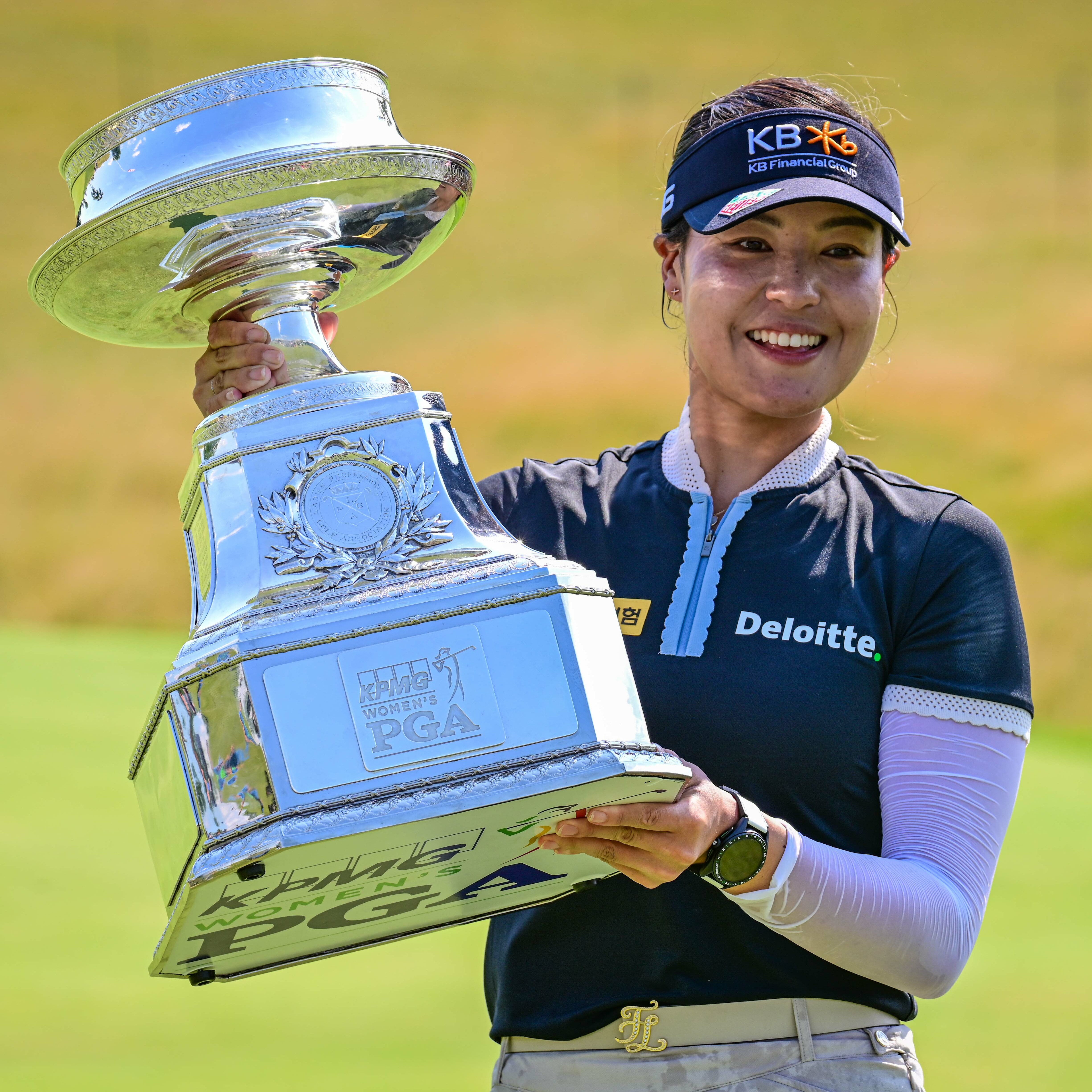 In gee chun images showcasing heroic moments in sports history