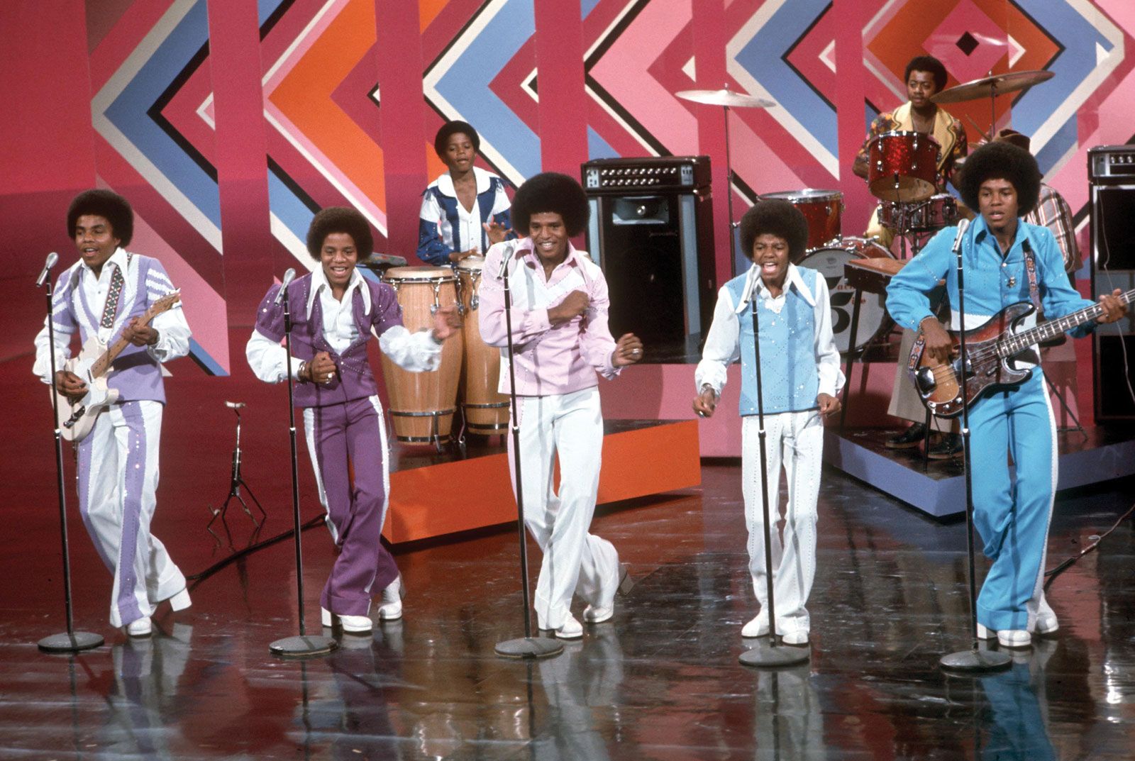 Record-breaking pictures of the jackson 5 you need to see now