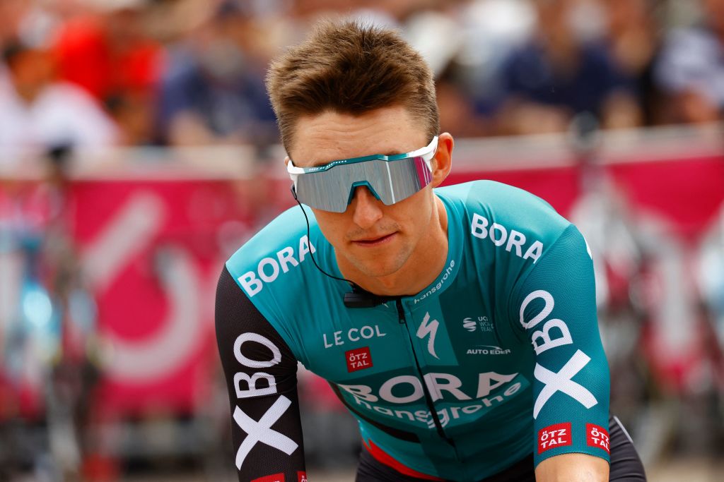 Discover hindley in the tour de france journey of triumph and grit