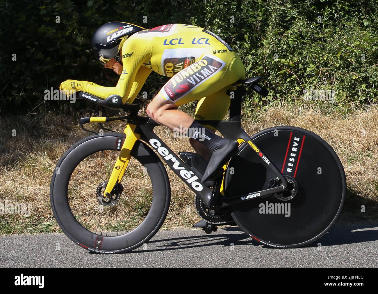 Synergetic efforts led jonas vingegaard to triumph at vuelta 2023