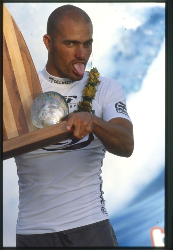 Elite moments of kelly slater’s unforgettable 2000 surf legends